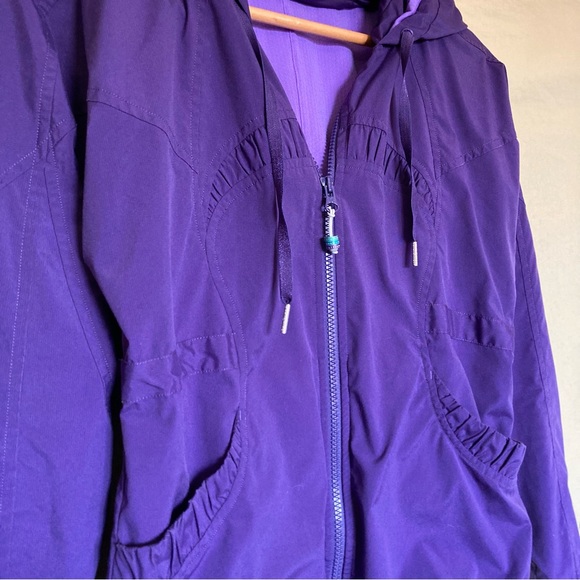 Purple Lululemon windbreaker jacket - Picture 3 of 3